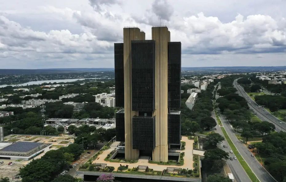 BC vê menor impacto das tarifas dos EUA, mas alerta para riscos