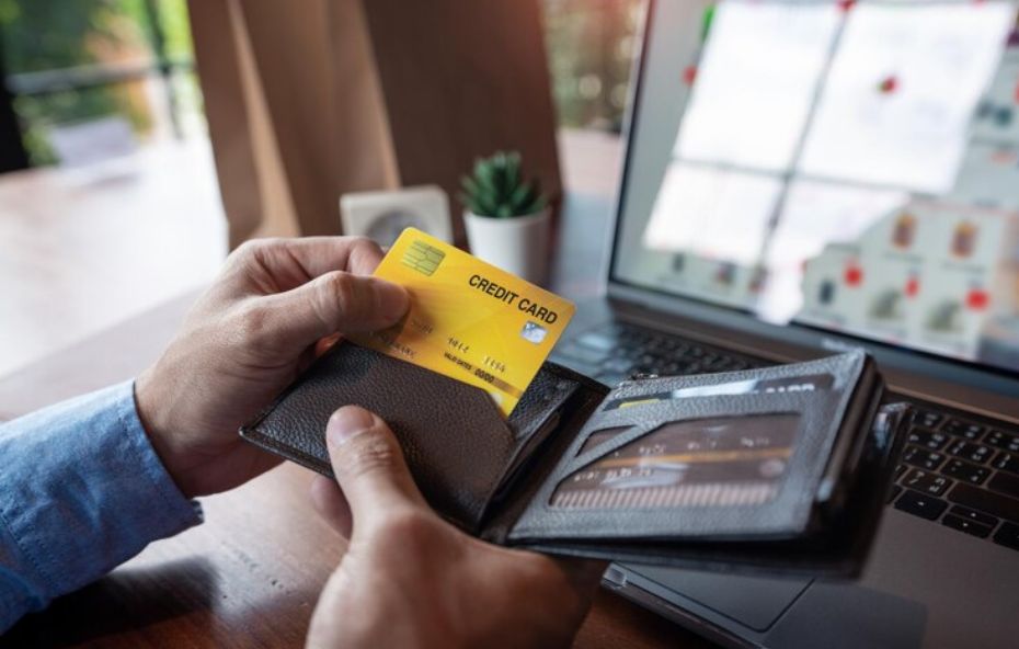 Limitações de valor e prazo para saques com cartão