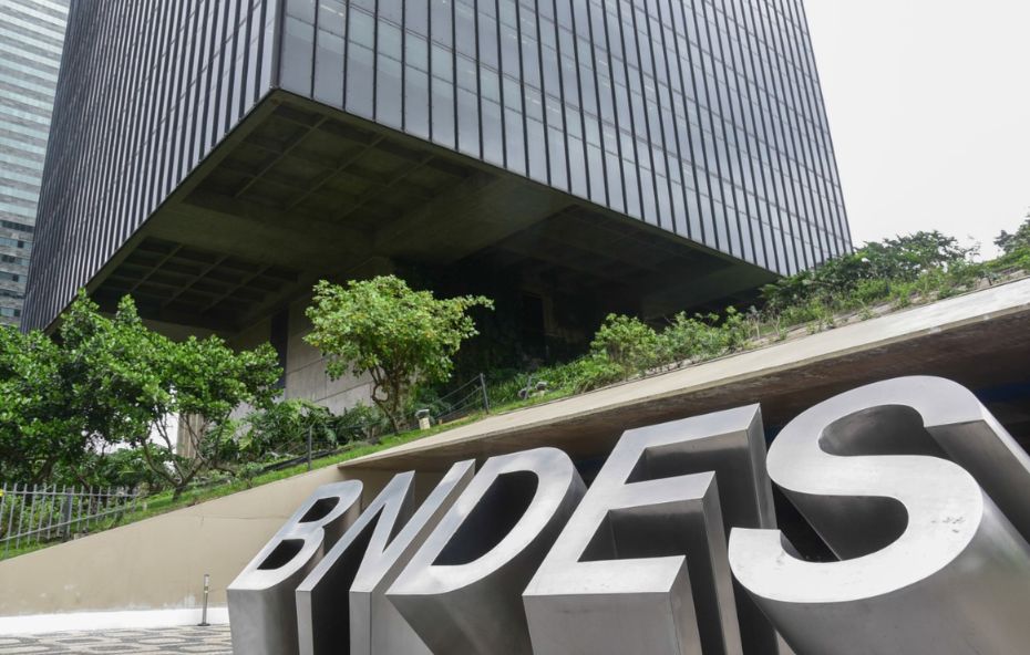 Venda bilionária O que está por trás da saída do BNDES
